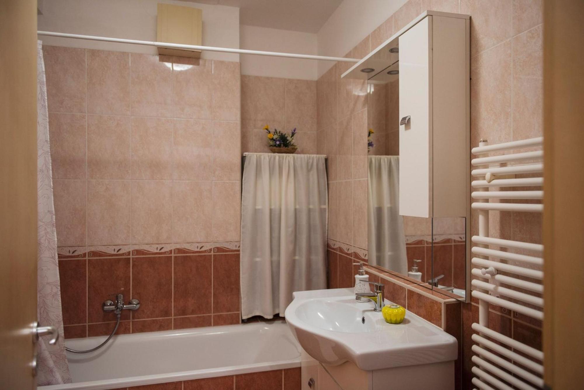 Inci Apartman Pécs Exterior photo
